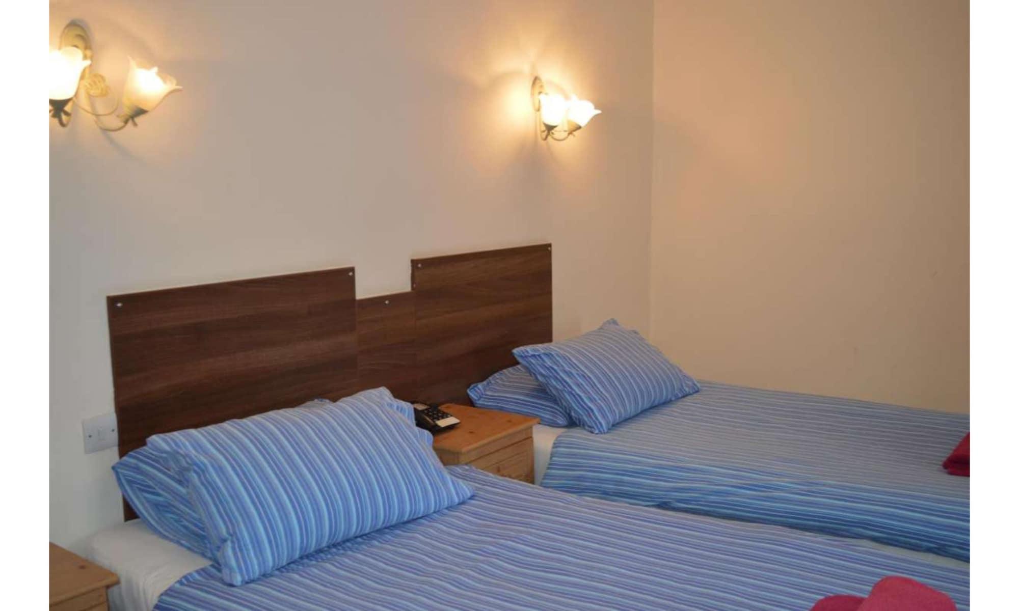 Globe Hotel Κόλτσεστερ Εξωτερικό φωτογραφία