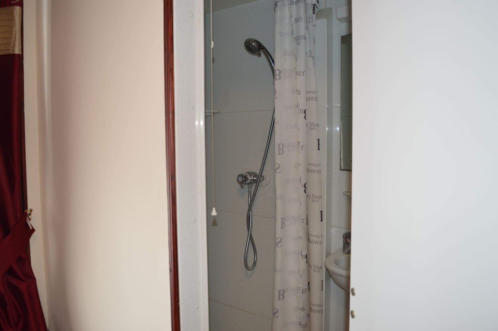 Globe Hotel Κόλτσεστερ Εξωτερικό φωτογραφία