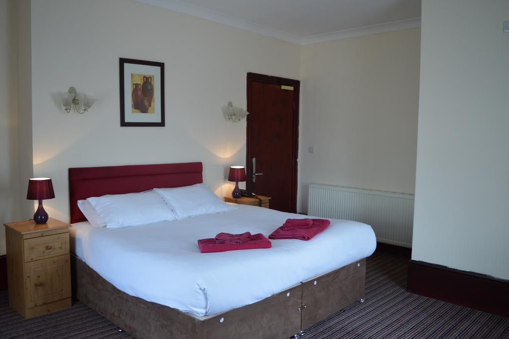 Globe Hotel Κόλτσεστερ Εξωτερικό φωτογραφία