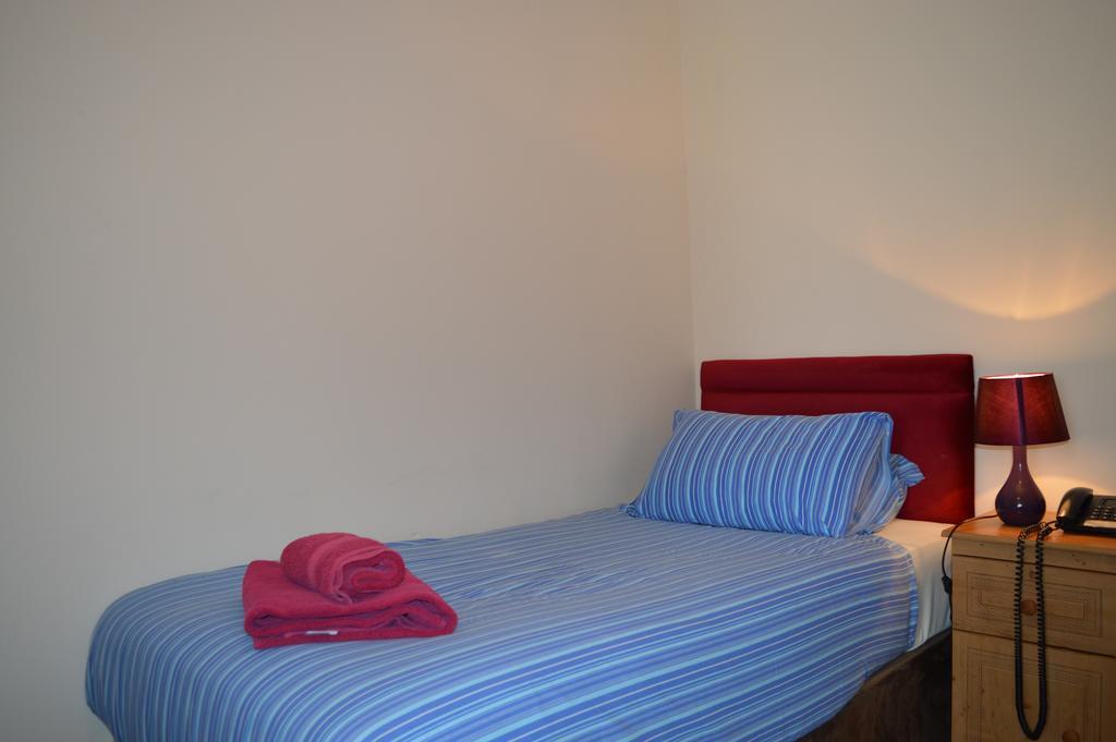 Globe Hotel Κόλτσεστερ Εξωτερικό φωτογραφία