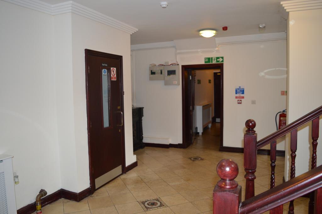 Globe Hotel Κόλτσεστερ Εξωτερικό φωτογραφία