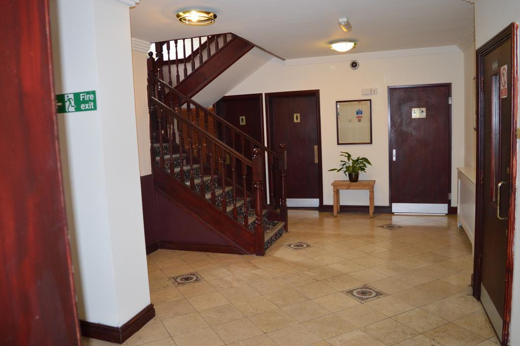 Globe Hotel Κόλτσεστερ Εξωτερικό φωτογραφία
